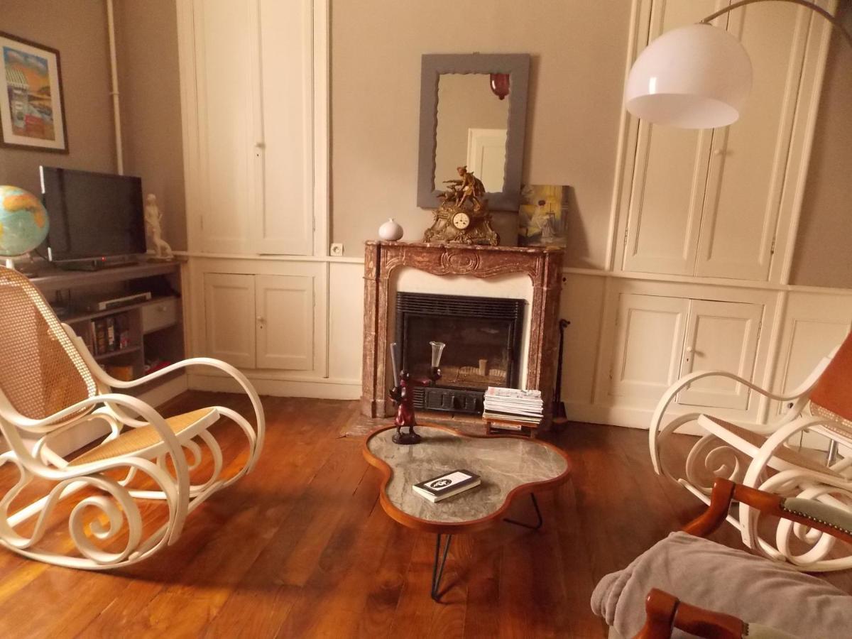 La Vie De Chateau En Toute Amitie Et Simplicite Montaudin 外观 照片