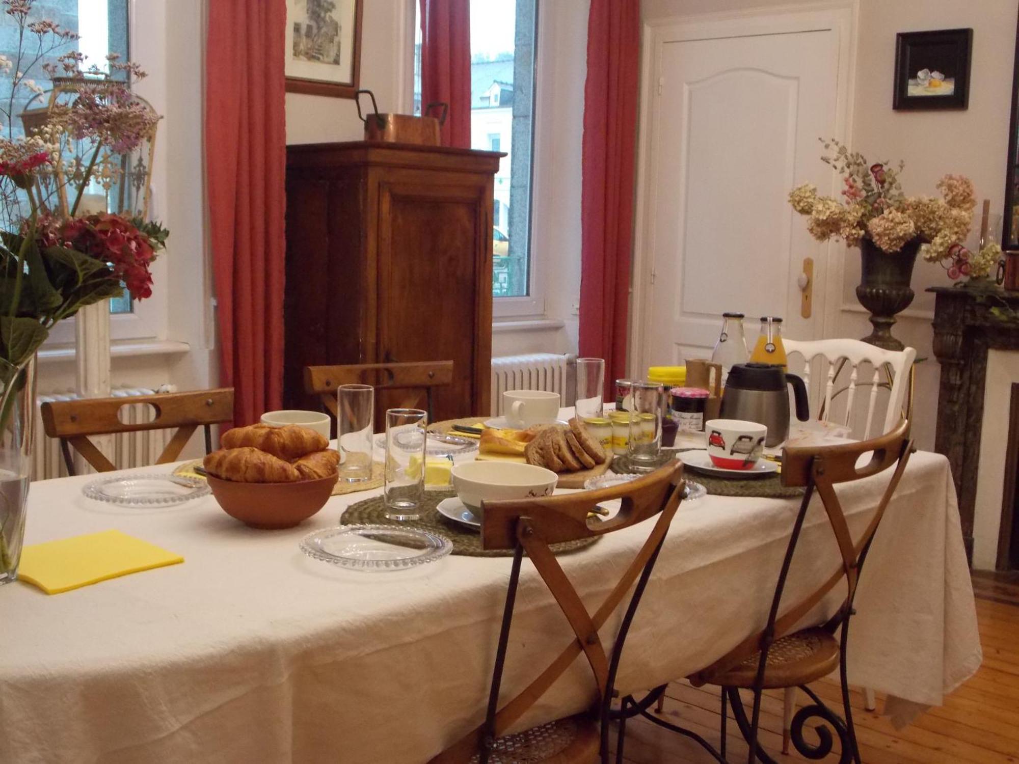 La Vie De Chateau En Toute Amitie Et Simplicite Montaudin 外观 照片